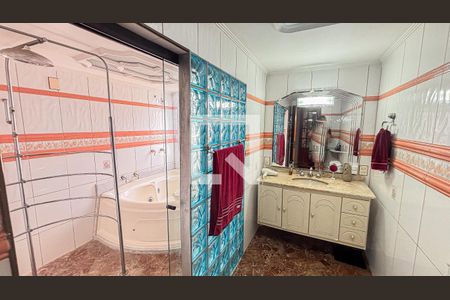 Apartamento à venda com 129m², 2 quartos e 2 vagasBanheiro da Suíte