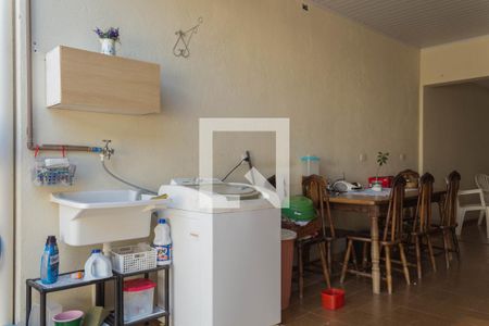 Casa à venda com 355m², 3 quartos e 6 vagas Casa à venda com 355m², 3 quartos e 6 vagasÁrea de Serviço