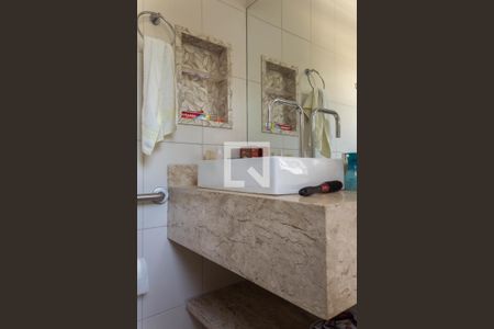 Casa à venda com 355m², 3 quartos e 6 vagas Casa à venda com 355m², 3 quartos e 6 vagasBanheiro