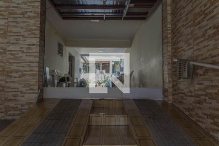 Casa à venda com 355m², 3 quartos e 6 vagas Casa à venda com 355m², 3 quartos e 6 vagasGaragem