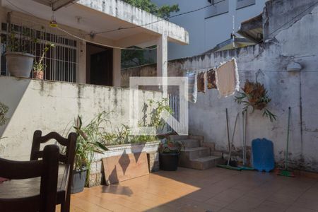 Casa à venda com 355m², 3 quartos e 6 vagas Casa à venda com 355m², 3 quartos e 6 vagasQuintal