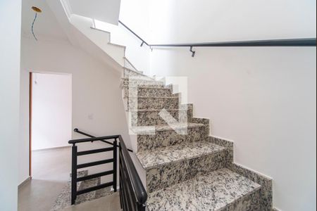 Casa de condomínio à venda com 89m², 2 quartos e 1 vagahall da escada