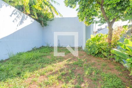 Casa à venda com 100m², 2 quartos e 2 vagas Casa à venda com 100m², 2 quartos e 2 vagasQuintal