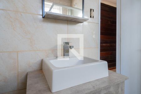 Casa à venda com 100m², 2 quartos e 2 vagas Casa à venda com 100m², 2 quartos e 2 vagasBanheiro Social