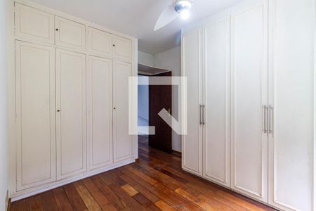 Casa à venda com 200m², 3 quartos e 4 vagas Casa à venda com 200m², 3 quartos e 4 vagasQuarto 2