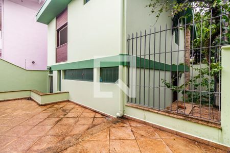 Casa à venda com 200m², 3 quartos e 4 vagas Casa à venda com 200m², 3 quartos e 4 vagasQuintal