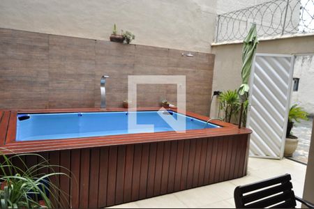 Casa à venda com 185m², 4 quartos e 1 vagaÁrea comum