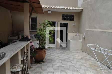 Casa à venda com 185m², 4 quartos e 1 vagaÁrea comum