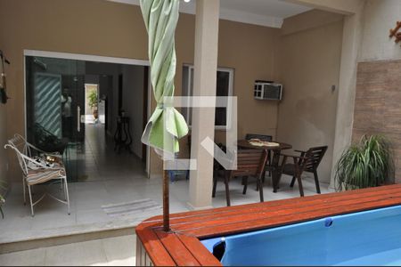 Casa à venda com 185m², 4 quartos e 1 vagaÁrea comum