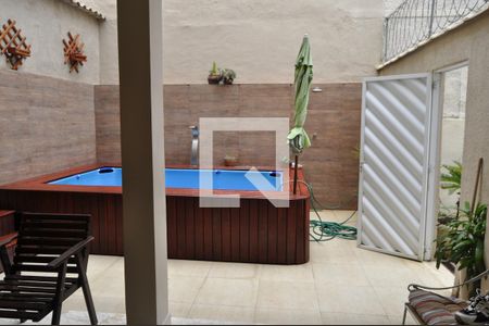 Casa à venda com 185m², 4 quartos e 1 vagaÁrea comum