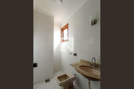 Casa de condomínio à venda com 220m², 3 quartos e 2 vagas Casa de condomínio à venda com 220m², 3 quartos e 2 vagasBanheiro Quarto 2