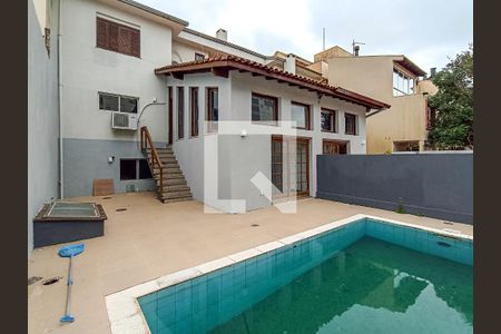 Casa de condomínio à venda com 220m², 3 quartos e 2 vagas Casa de condomínio à venda com 220m², 3 quartos e 2 vagasÁrea externa