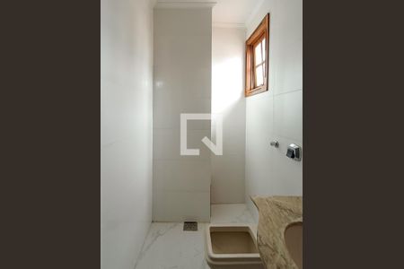 Casa de condomínio à venda com 220m², 3 quartos e 2 vagas Casa de condomínio à venda com 220m², 3 quartos e 2 vagasBanheiro Quarto 2