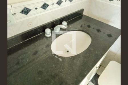 Casa de condomínio à venda com 220m², 3 quartos e 2 vagas Casa de condomínio à venda com 220m², 3 quartos e 2 vagasBanheiro Quarto 3