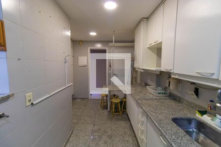 Apartamento à venda com 100m², 3 quartos e 2 vagasCozinha e Área de Serviço