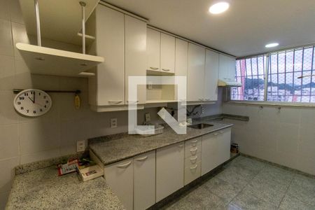 Apartamento à venda com 100m², 3 quartos e 2 vagasCozinha e Área de Serviço