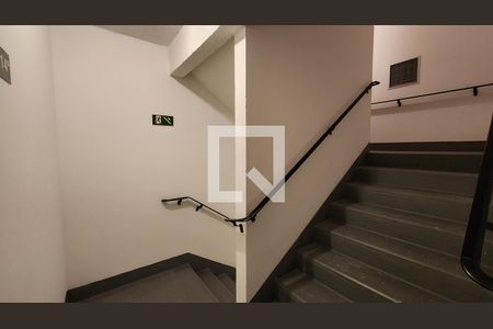 Apartamento para alugar com 48m², 1 quarto e 1 vaga Apartamento para alugar com 48m², 1 quarto e 1 vagaEscada