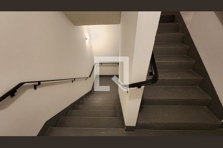 Apartamento para alugar com 48m², 1 quarto e 1 vaga Apartamento para alugar com 48m², 1 quarto e 1 vagaEscada