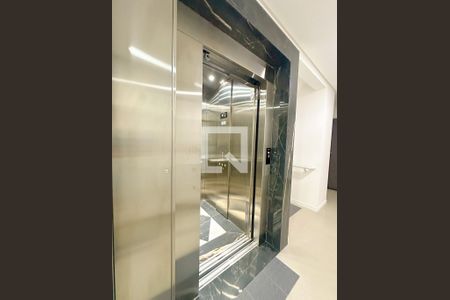 Apartamento para alugar com 102m², 2 quartos e sem vagaElevador