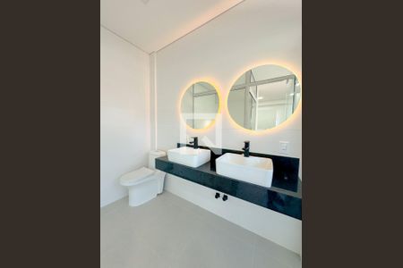 Apartamento para alugar com 102m², 2 quartos e sem vagaBanheiro da Suíte 2