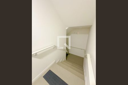 Apartamento para alugar com 102m², 2 quartos e sem vagaEscada