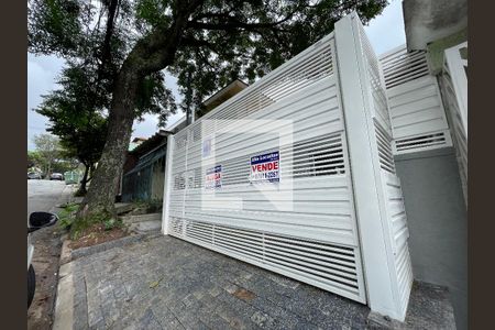 Casa para alugar com 80m², 3 quartos e 1 vaga Casa para alugar com 80m², 3 quartos e 1 vagaFachada