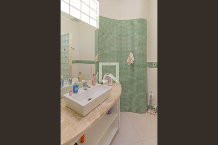 Casa à venda com 360m², 3 quartos e 3 vagasBanheiro da Suíte 1