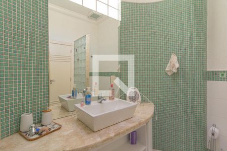 Casa à venda com 360m², 3 quartos e 3 vagasBanheiro da Suíte 1