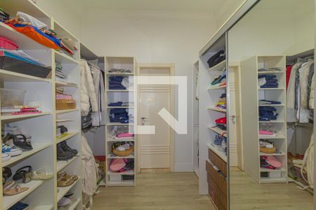 Casa à venda com 360m², 3 quartos e 3 vagasCloset Suíte 1