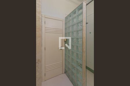 Casa à venda com 360m², 3 quartos e 3 vagasBanheiro da Suíte 1