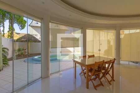 Casa à venda com 360m², 3 quartos e 3 vagasVaranda gourmet