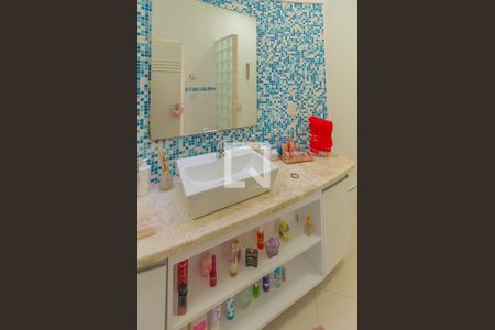 Casa à venda com 360m², 3 quartos e 3 vagasBanheiro Suíte 3