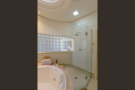 Casa à venda com 360m², 3 quartos e 3 vagasBanheiro da Suíte 2