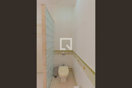 Casa à venda com 360m², 3 quartos e 3 vagasBanheiro da Suíte 2