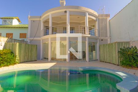 Casa à venda com 360m², 3 quartos e 3 vagasFachada Posterior