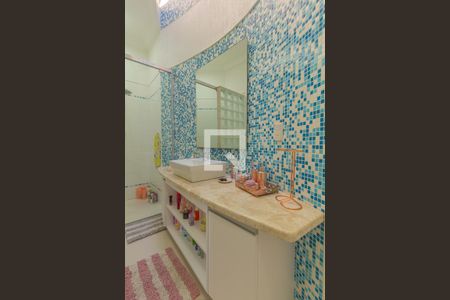 Casa à venda com 360m², 3 quartos e 3 vagasBanheiro Suíte 3