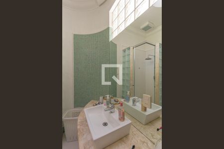 Casa à venda com 360m², 3 quartos e 3 vagasBanheiro da Suíte 1