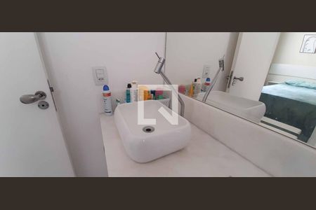 Apartamento à venda com 74m², 3 quartos e 1 vaga Apartamento à venda com 74m², 3 quartos e 1 vagaBanheiro da Suíte