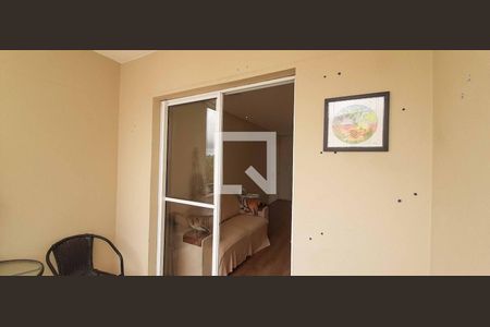 Apartamento à venda com 74m², 3 quartos e 1 vaga Apartamento à venda com 74m², 3 quartos e 1 vagaSacada