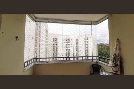 Sacada de apartamento à venda com 3 quartos, 74m² em Umuarama, Osasco