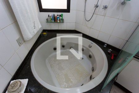 Apartamento à venda com 246m², 3 quartos e 4 vagasBanheiro da Suíte 3