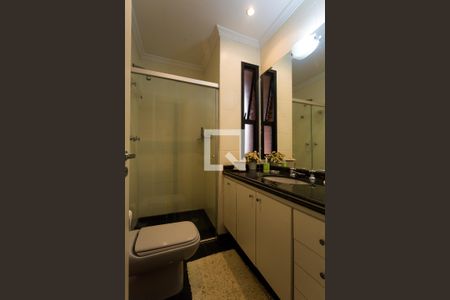 Apartamento à venda com 246m², 3 quartos e 4 vagasBanheiro da Suíte 1