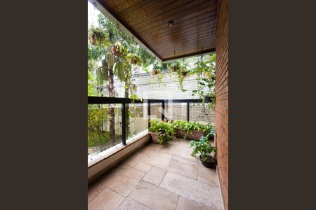 Apartamento à venda com 246m², 3 quartos e 4 vagassuíte 3 varanda