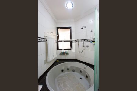 Apartamento à venda com 246m², 3 quartos e 4 vagasBanheiro da Suíte 3