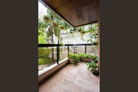 Apartamento à venda com 246m², 3 quartos e 4 vagasvaranda