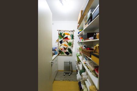 Apartamento à venda com 246m², 3 quartos e 4 vagasCloset da suíte 2