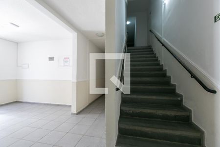 Apartamento para alugar com 44m², 2 quartos e 1 vagaEscada - Entrada 