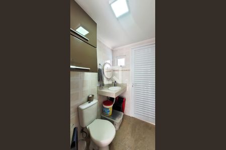 Casa à venda com 320m², 5 quartos e 4 vagasBanheiro de serviço