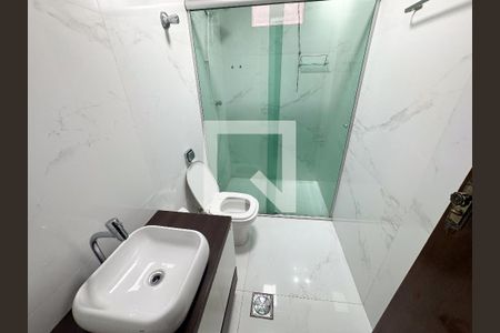 Casa à venda com 200m², 4 quartos e 4 vagasBanheiro 2