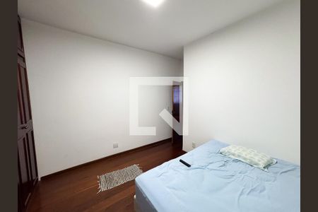Casa à venda com 200m², 4 quartos e 4 vagasQuarto 5
